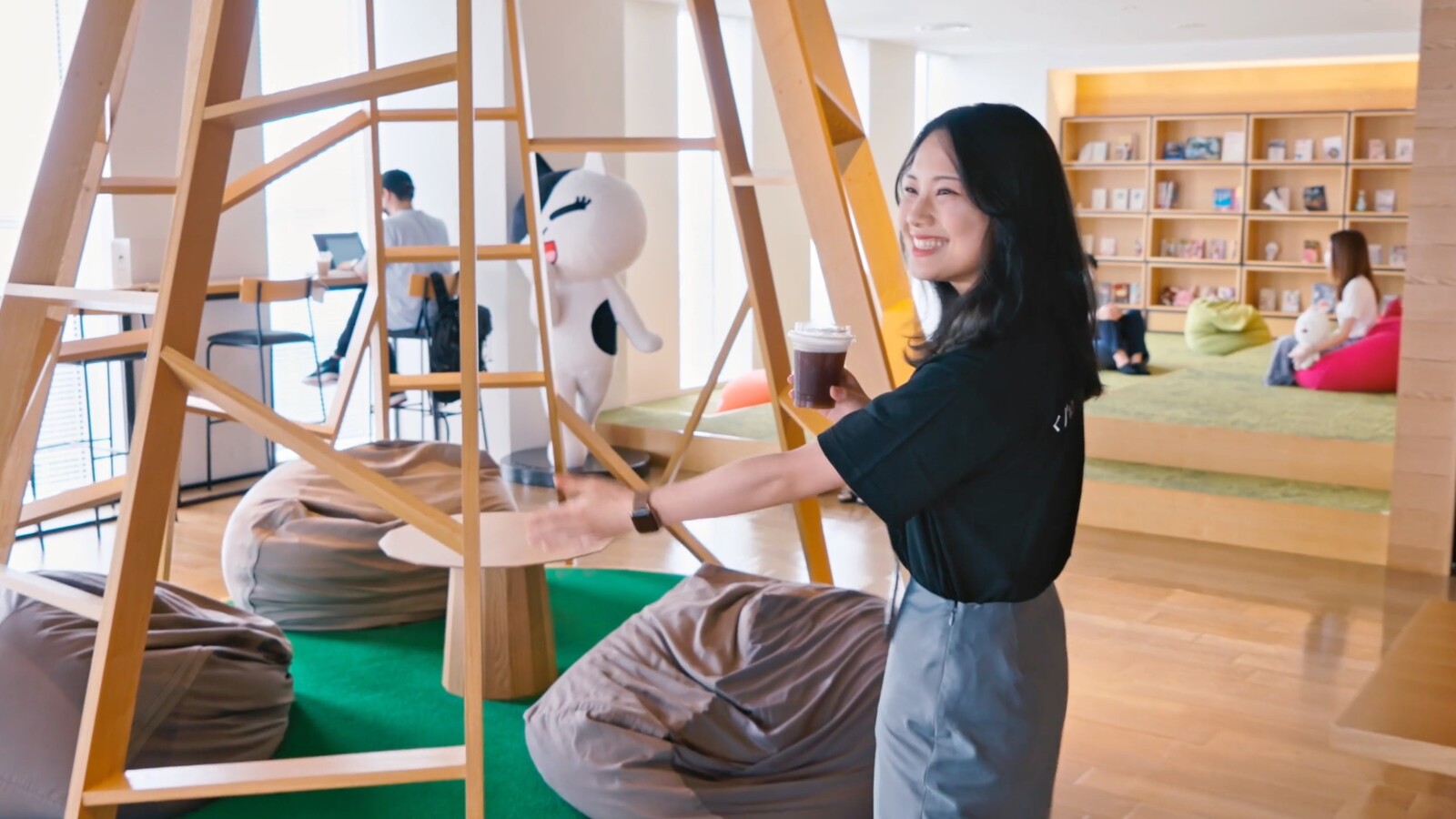 LINE Fukuokaオフィス紹介｜LINEの「WOW」が詰まったオフィスの魅力を新卒2年目がレポート！ サムネイル画像